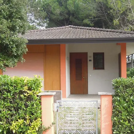 Διαμέρισμα Adorable Gardened 650m From The *